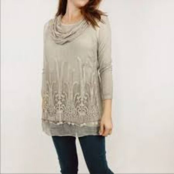 Soft Surroundings Beaux Arts Champagne Gray  Embroidery and sequins size medium - Picture 1 of 9